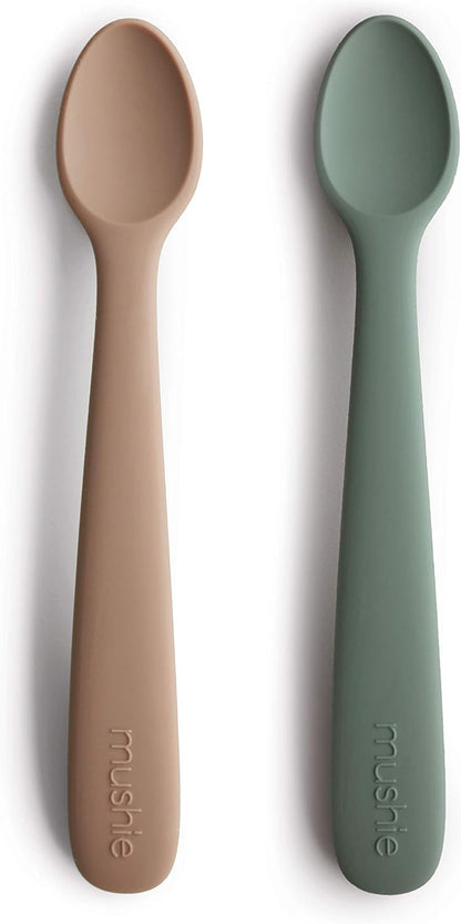 Mushie Colheres de alimentação Baby | Colheres de silicone sem BPA, pacote com 2 | Utensílios duráveis para bebês e crianças pequenas, próprios para lava-louças | Tomilho seco