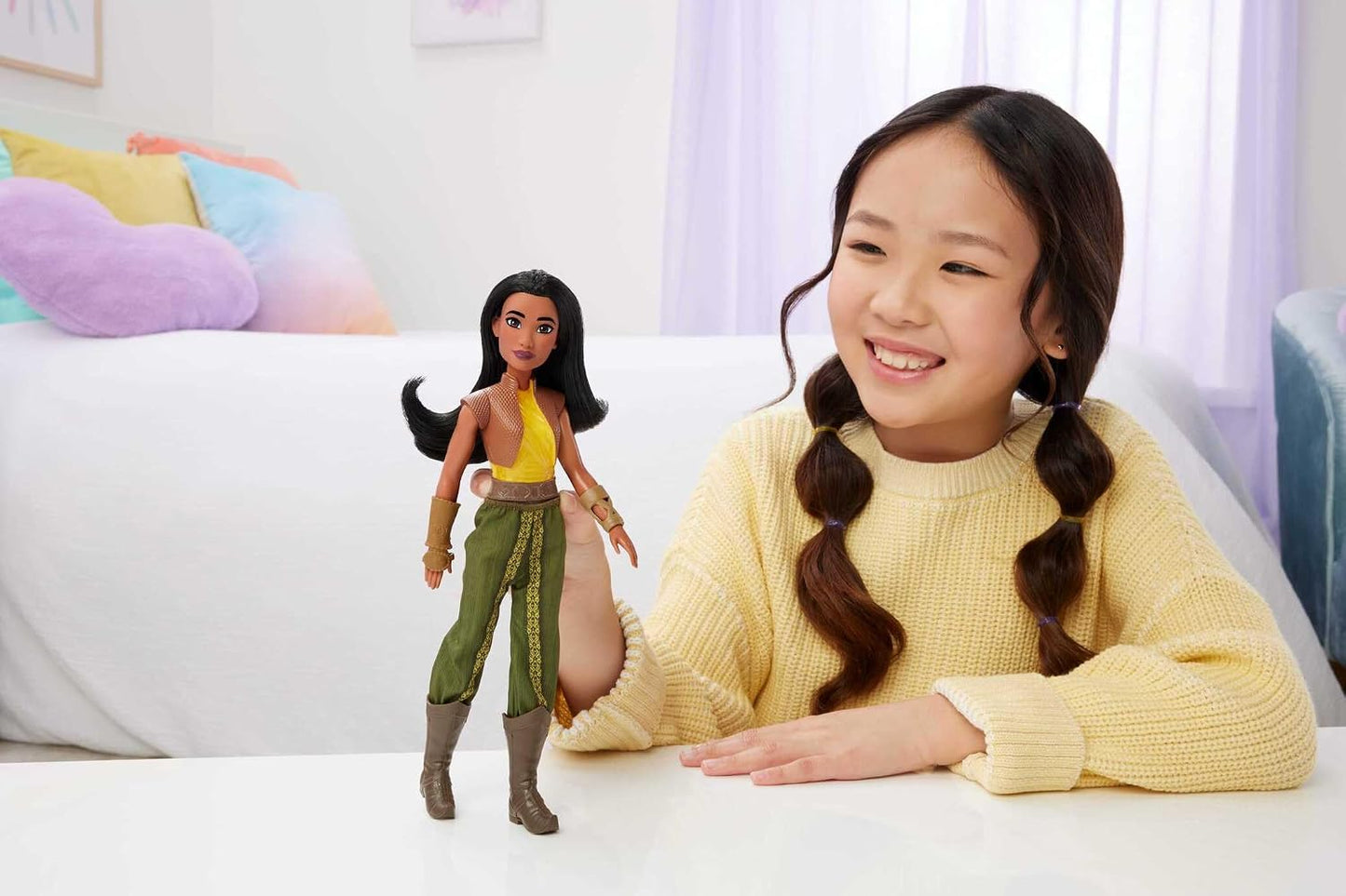 Mattel Boneca Disney Princess Raya com Visual Característico | Inclui calça, botas e braceletes removíveis; articulada e colecionável; inspirada no filme "Raya e o Último Dragão" da Disney (HLX22)