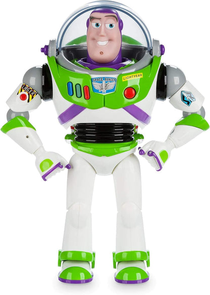 Disney Boneco de ação interativo Buzz Lightyear da Disney Store, astronauta patrulheiro espacial de Toy Story, 30 cm/11 polegadas. Fala mais de 10 frases em inglês, interage com outros bonecos e brinquedos, acende luzes, para crianças a partir de 3 anos