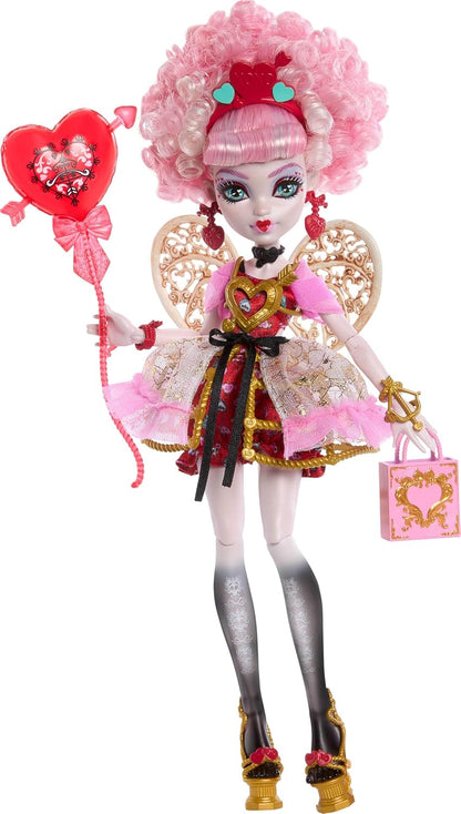 Monster High Boneca Scary Sweet Birthday, Cupid Asteria em vestido de festa rosa e vermelho com acessórios temáticos como convite, balão, presente e muito mais, JBG77