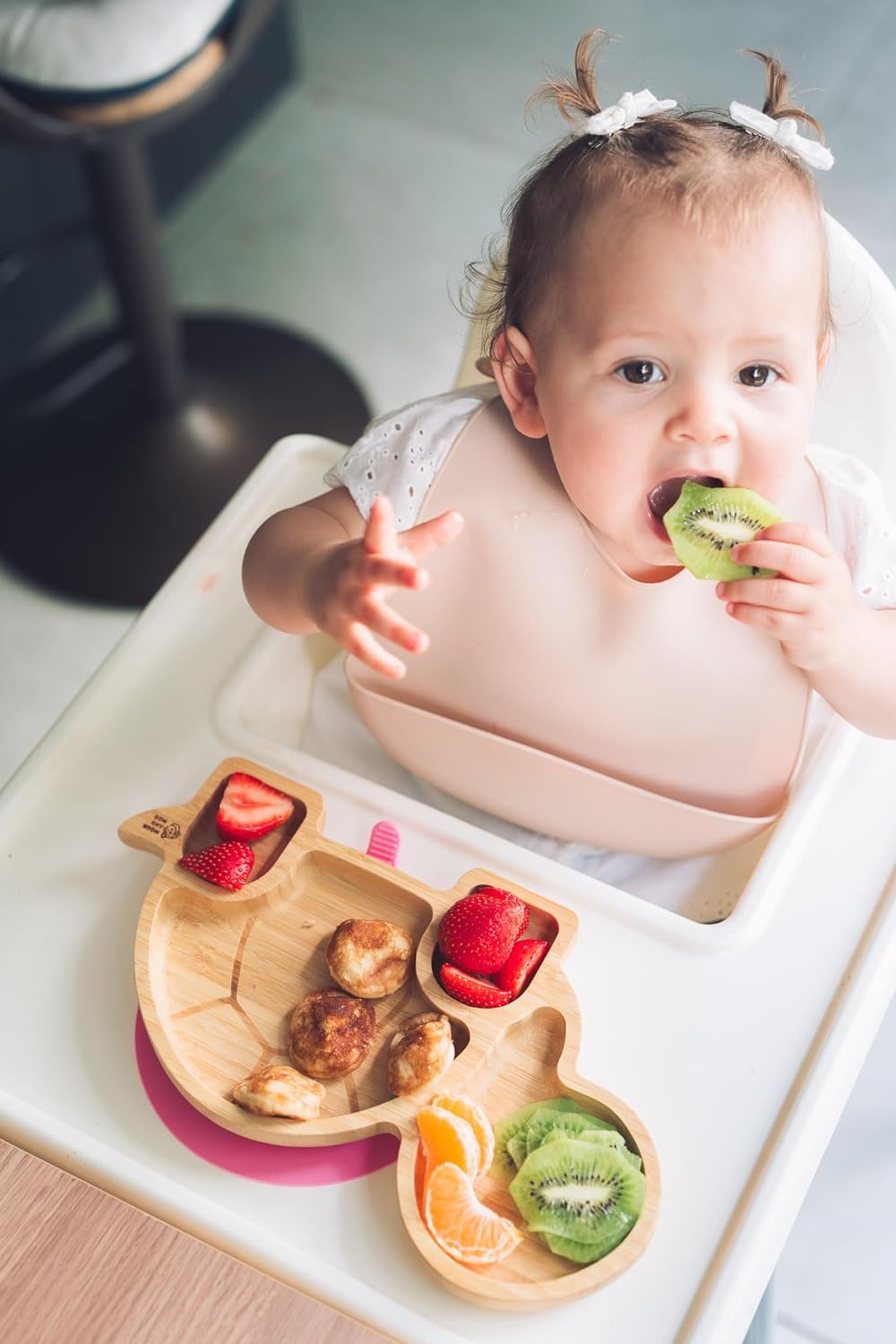 Juego de cuchara y plato de succión de bambú Moon and Moo Turtle para niños, niños pequeños y destete del bebé - No tóxico - Sin plástico - Permanece en su lugar - Plato de succión para bebé - Juego de destete para bebé (gris)