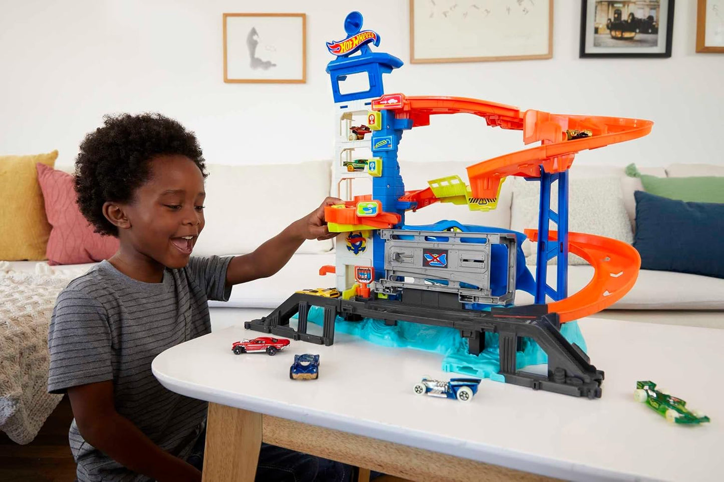 Hot Wheels Hw City ataca a Sociedade Tubarão