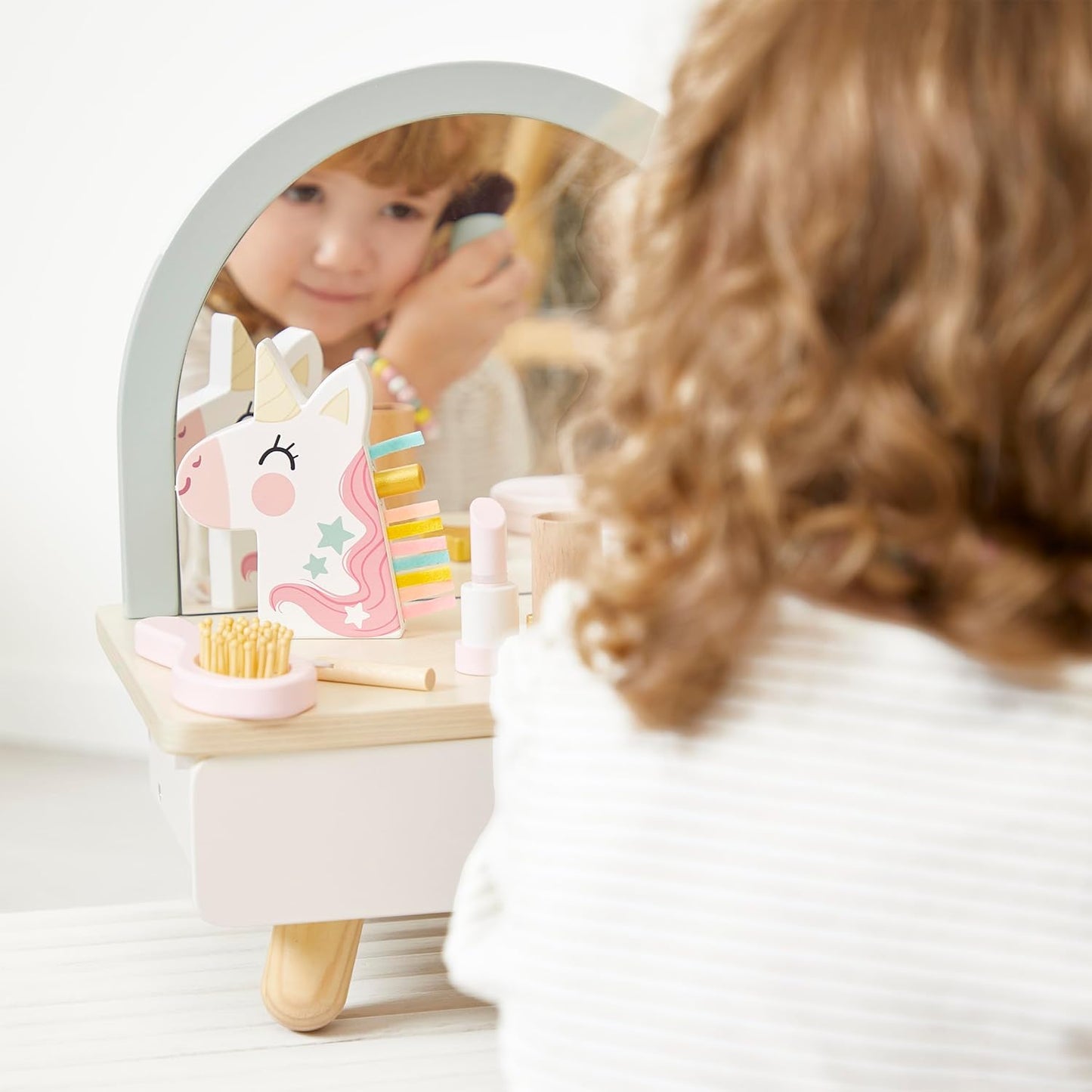 Janod - Penteadeira de menina - Tema unicórnio - Jogo de imitação - Penteadeira com espelho e banquinho de brinquedo - 10 acessórios - Dimensões 56,6 x 42,5 x 86,25 cm - A partir de 3 anos - J06464