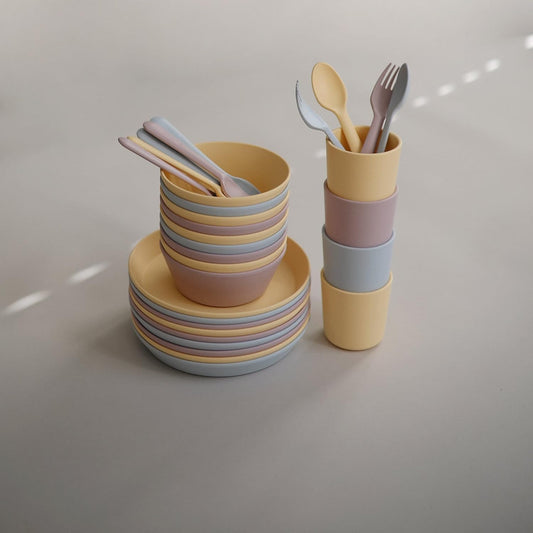 Mushie Conjunto de garfo e colher para crianças | Talheres | 1 conjunto de louça | Reutilizável | Pode ir à máquina de lavar louça e ao micro-ondas | Fácil para bebês e crianças segurarem | Fabricado na Dinamarca (Lilás Suave)