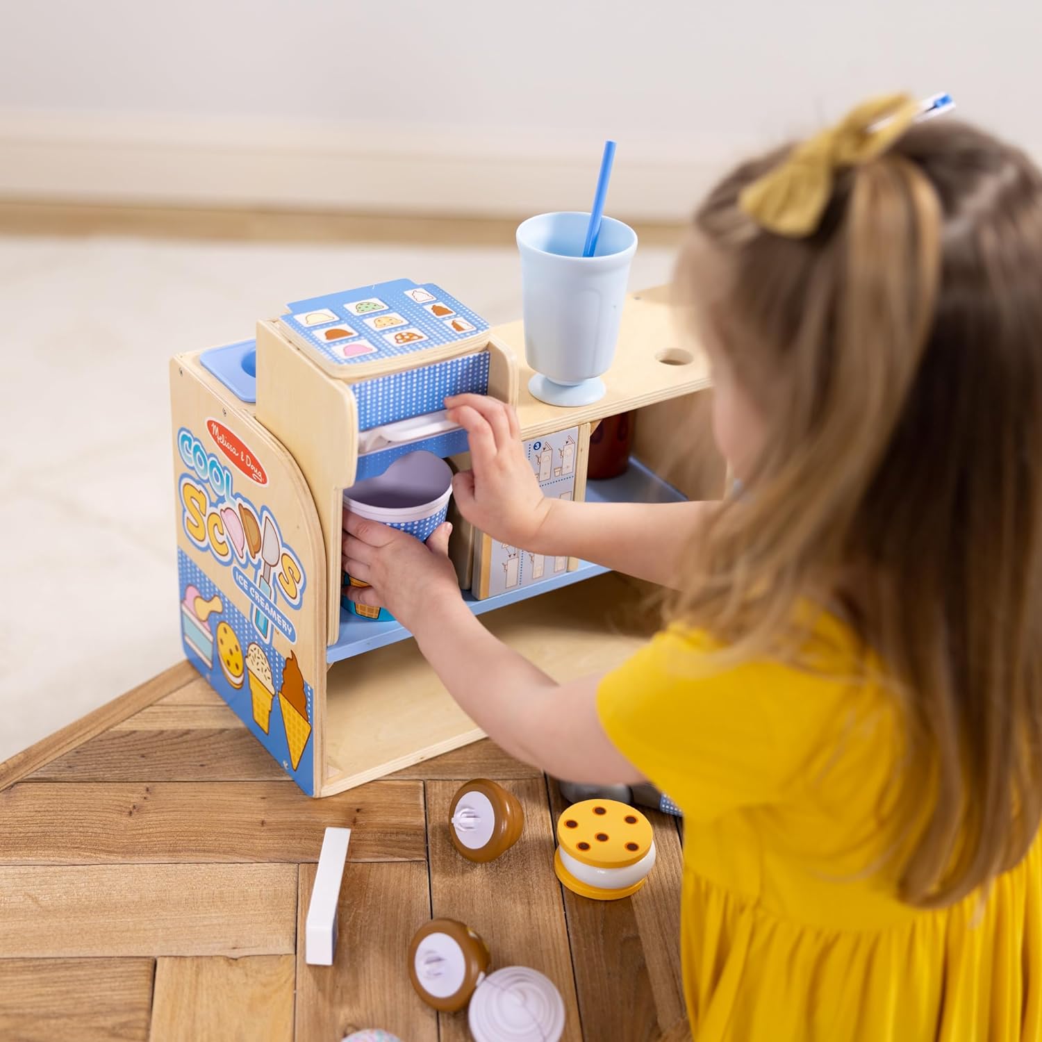 Melissa & Doug - Dispensador de bebidas de madera con tazas, inserciones de jugo, cubitos de hielo (10 unidades Melissa & Doug - Dispensador de bebidas de madera con tazas, inserciones de jugo, cubitos de hielo (10 unidades