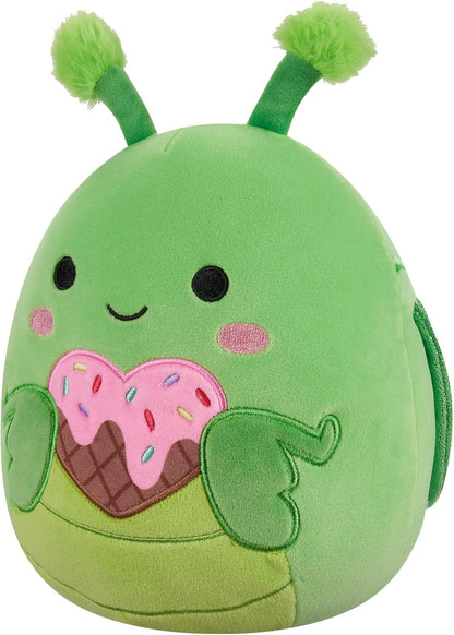 Squishmallows Original Trenton, o Louva-a-Deus Verde, de 7,5 polegadas, segurando um coração, sorvete, dia dos namorados, pelúcia