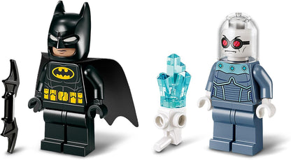 LEGO DC Batman: Batman & Batmobile vs. Freeze - Brinquedo de carro de super-herói com 2 minifiguras para dramatização divertida - Presente de aniversário para meninos e meninas de mais de 4 anos