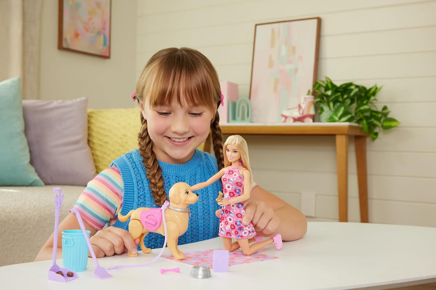 Barbie Conjunto de Brinquedo Cachorrinho Anda e Faz Cocô, Inclui Cachorro de Brinquedo que Anda e Faz Cocô, Boneca Malibu, Pá para Cocô e Acessórios para Pets, JJB46
