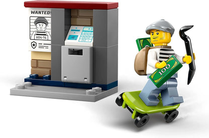 LEGO Conjunto de perseguição de motocicleta da polícia City com uma motocicleta de brinquedo, 2 minifiguras, minicaixa eletrônico e um skate - Presente de aniversário para meninos e meninas a partir de 4 anos - 60455