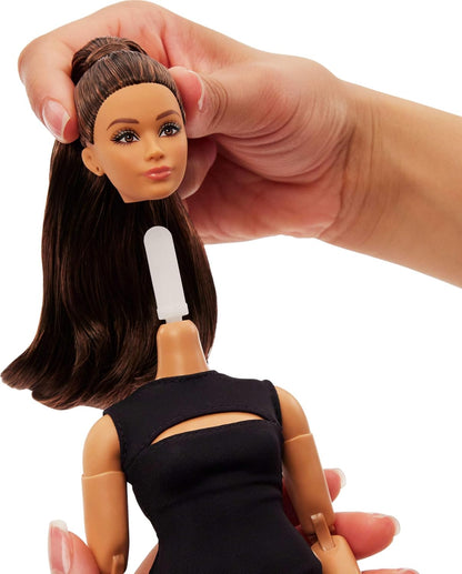 Barbie Mattel Basics Modelo 05 Boneca Colecionável com Cabelo Castanho, Mini Vestido Preto e Salto Alto, Roupas de Tamanho Único, Corpo Articulado e Curvilíneo e Cabeça de Boneca Intercambiável, JBH73