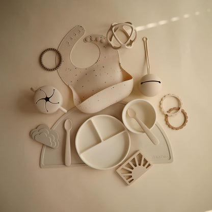 Mushie Tapete de silicone para crianças | Design antiderrapante | Material: Silicone de qualidade alimentar | Fácil de limpar e resistente a manchas | Livre de BPA e ftalatos (Areia movediça)