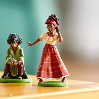 Disney Store Playset oficial de estatuetas Encanto Deluxe, Encanto, 9 peças, figuras detalhadas do Encanto, incluindo Mirabel, Dolores, Camilo, Bruno, Antonio, Luisa, Isabela, Julietta e Pepa, para maiores de 3 anos