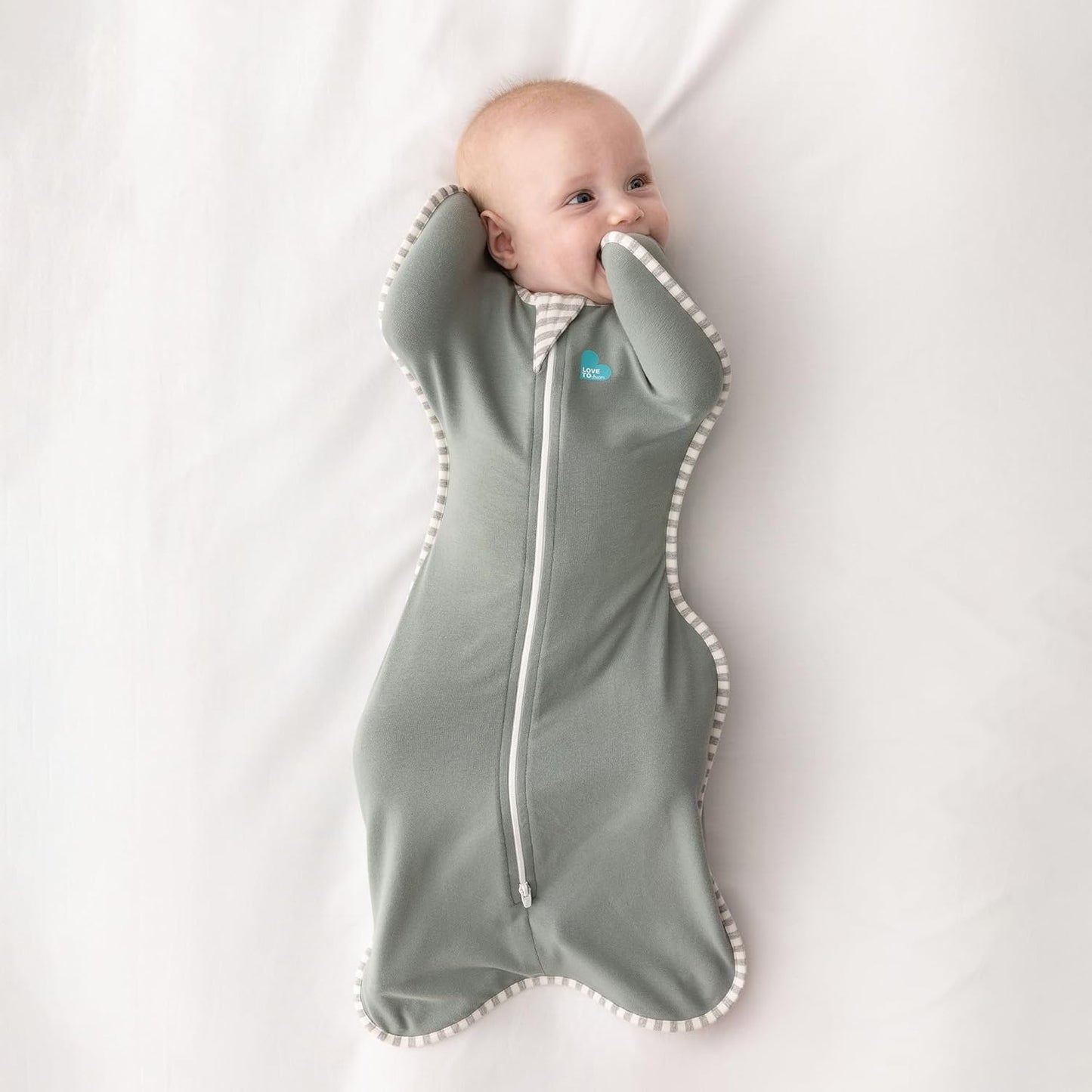 Love To Dream™ Swaddle UP™, Recém-nascido 2,2–3,8 kg – Verde Oliva Escuro | Ajuste Perfeito, Favorece uma Rotina de Sono Saudável | 1.0 Tog Ideal para Primavera e Verão (20–24°C) | Algodão Lavável à Máquina e Zíper Duplo