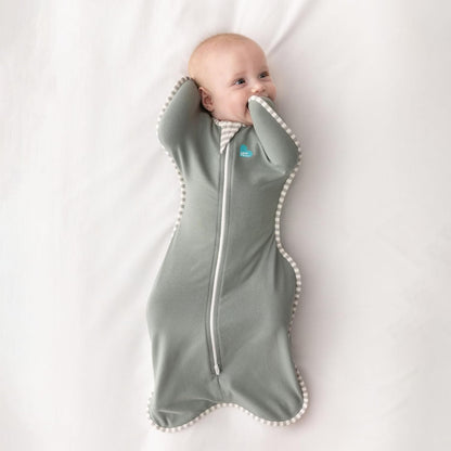 Love To Dream™ Swaddle UP™, Recém-nascido 2,2–3,8 kg – Verde Oliva Escuro | Ajuste Perfeito, Favorece uma Rotina de Sono Saudável | 1.0 Tog Ideal para Primavera e Verão (20–24°C) | Algodão Lavável à Máquina e Zíper Duplo