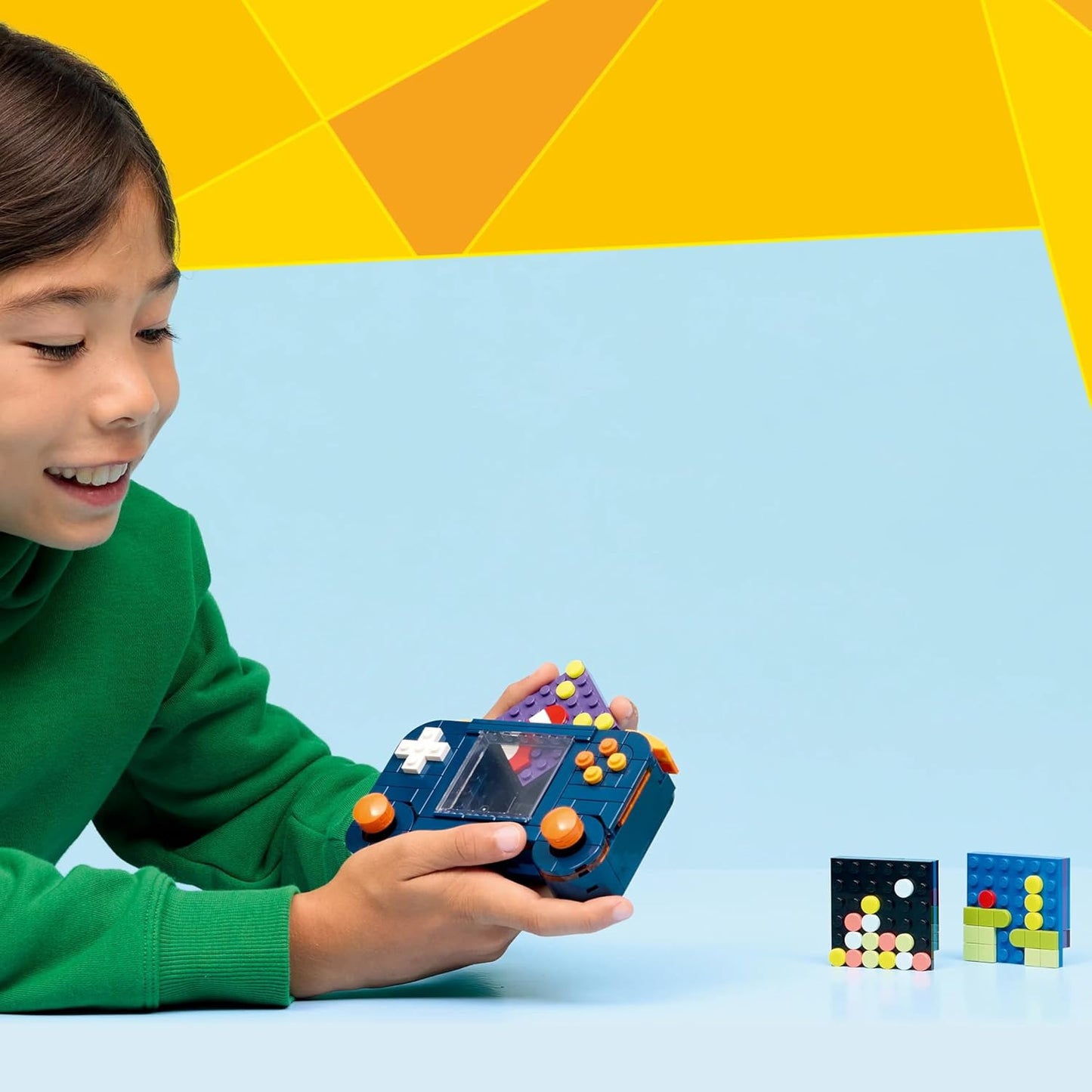 LEGO Creator Console de Jogos Retrô 3 em 1 - Transforma-se em uma Máquina de Arcade ou Computador com Teclado e Mouse - Ideia de Presente para Gamers a partir de 8 Anos - 31380
