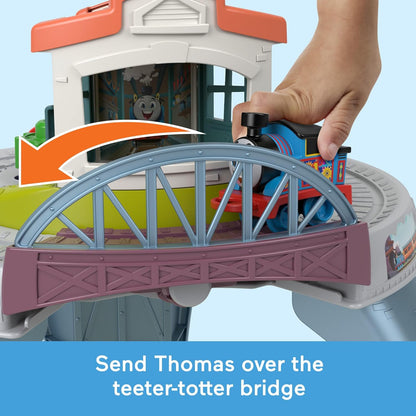 Thomas & Friends Brinquedo Infantil: Minha Primeira Mesa de Trem com Trilhos, Empilhamento de Carga e Atividades de Coordenação Motora Fina para Crianças a partir de 18 Meses, JDD70
