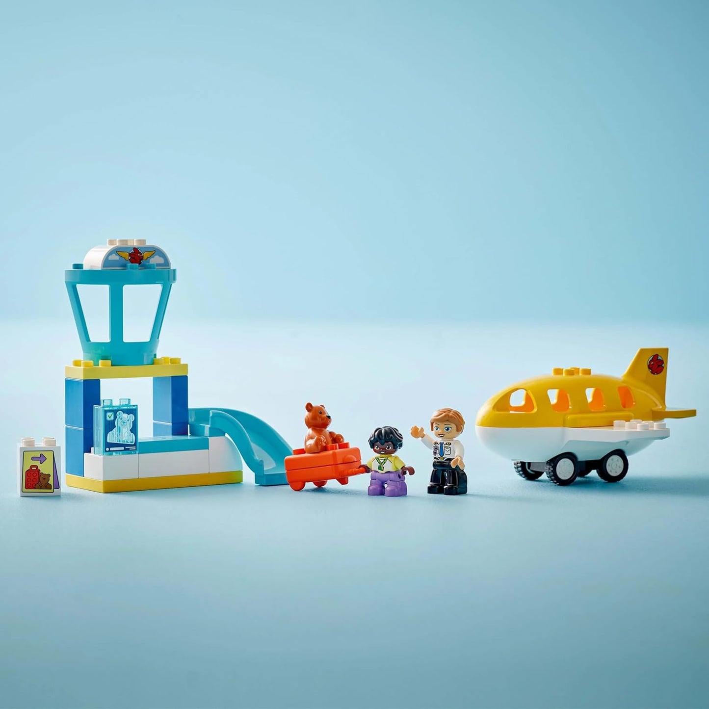 LEGO DUPLO Primeira Vez no Aeroporto - Brinquedo Educativo de Habilidades Motoras para Crianças, incluindo um Avião, 2 Bonecos e um Ursinho de Pelúcia - Presente de Aniversário para Meninos e Meninas a partir de 2 Anos - 10443