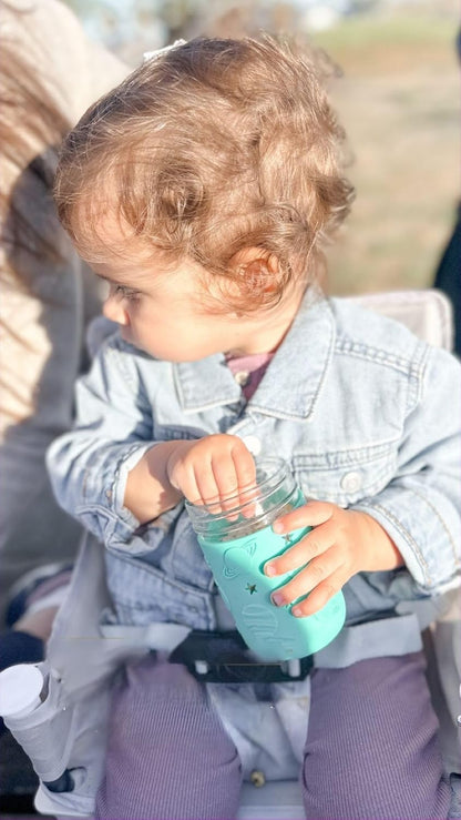 PandaEar Conjunto de 4 copos de vidro para crianças e bebês, copos de vidro estilo Mason Jar de 250ml com capas de silicone e canudos, copos anti-vazamento para smoothies infantis.