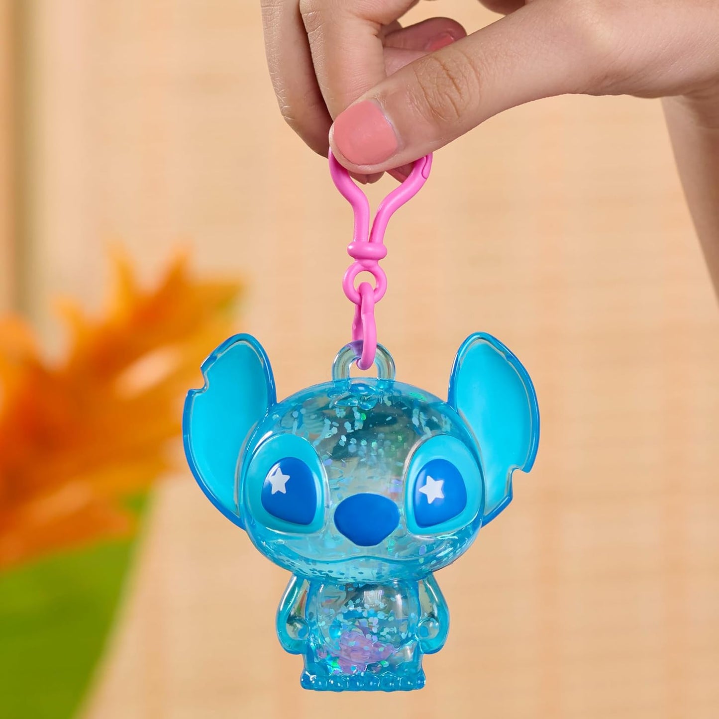 Just Play Disney Figura de encaixe Stitch Swirl-a-Stitch, 7,6 cm, de plástico, com líquido, miçangas coloridas e glitter. Brinquedo infantil para crianças a partir de 3 anos.