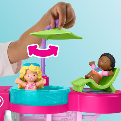 Fisher-Price Brinquedo Little People Casa de Praia da Barbie com Figuras e Acessórios para Crianças em Idade Pré-escolar a partir de 18 Meses, JCW71