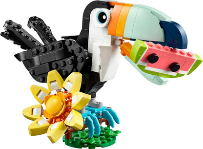 LEGO Creator 3 em 1 Animais Selvagens: Tucano Tropical com Flor - Animal de Brinquedo que se Transforma em uma Borboleta ou um Peixe Tropical - Presente Criativo para Meninas e Meninos a partir de 7 Anos - 31173
