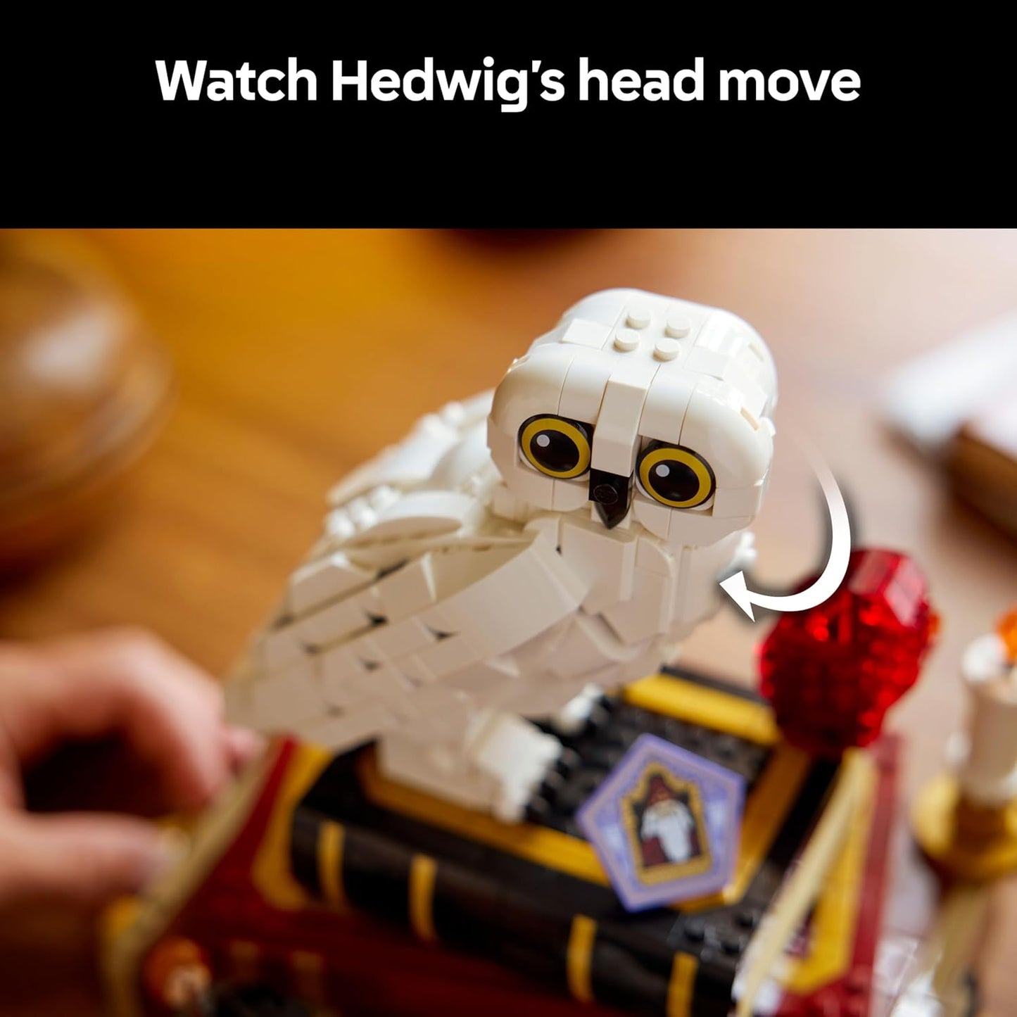 LEGO Harry Potter A Pedra Filosofal – Edição de Colecionador - Modelo DIY para Decoração de Quarto com Miniaturas de Cenas do Filme - Figura da Coruja Edwiges, 3 Minifiguras - Ideia de Presente para Fãs Adultos - 76466