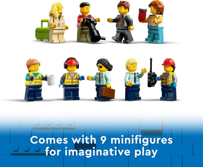 LEGO Conjunto de construção City Avião de Passageiros, modelo de avião grande com veículos da equipe de solo do aeroporto: ônibus de pátio, trator de reboque, carregador de catering, caminhão de bagagem e 9 minifiguras 60367