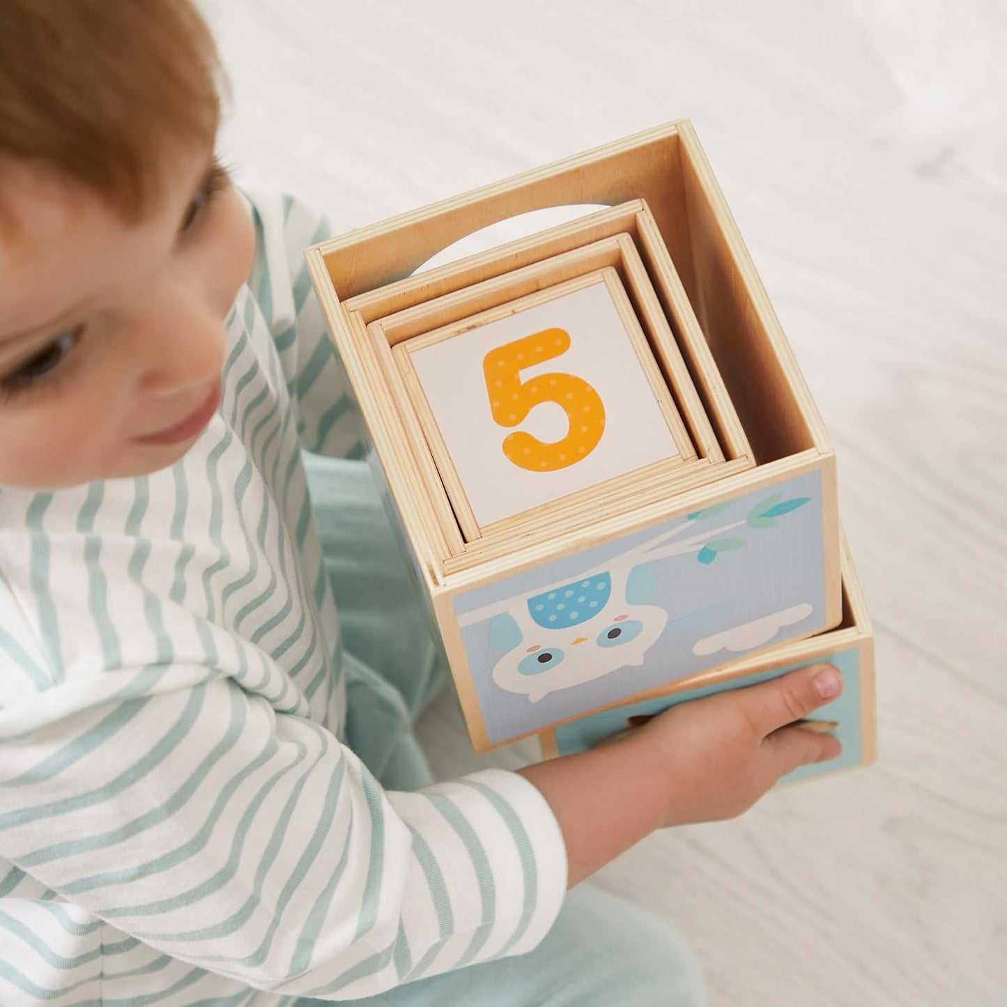 Janod - Minha primeira pirâmide de madeira - Brinquedo de aprendizagem precoce - 6 cubos empilháveis - Brinquedo de empilhar e encaixar - Desenvolve destreza e imaginação - Primeira idade - A partir de 12 meses, J05147