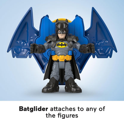 Imaginext DC Super Friends Batman Brinquedos, Pacote Familiar para Crianças em Idade Pré-escolar com 5 Figuras Articuladas e 7 Acessórios para Brincar de Faz-Tudo, HML03, Multicolorido