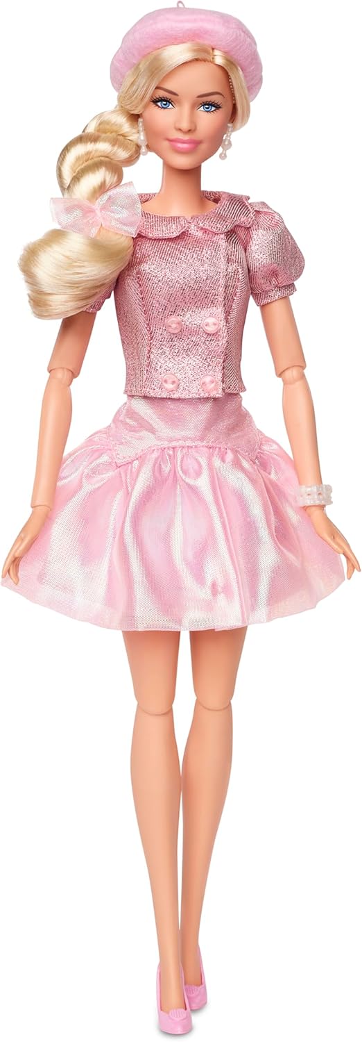 Barbie: O Filme - Boneca Colecionável, Margot Robbie como Barbie, Vestindo Blusa Rosa e Saia Tutu, com Cabelo Penteado e Joias Combinando, JBJ53