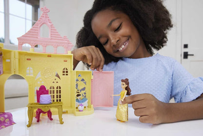 Mattel Conjunto de Brinquedo Casa de Bonecas Disney Princess Belle Storytime Stackers da | Boneca pequena articulada da Bela com saia removível, 4 personagens amigos e 4 acessórios, inspirado no filme da Disney, JDP54