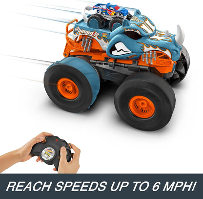 Hot Wheels Monster Trucks, Carro de Controle Remoto, HW Rhinomite Transformável em Escala 1:12 com Caminhão de Brinquedo Race Ace em Escala 1:64, Converte-se em Lançador, Conecta-se à Pista Laranja, HPK27