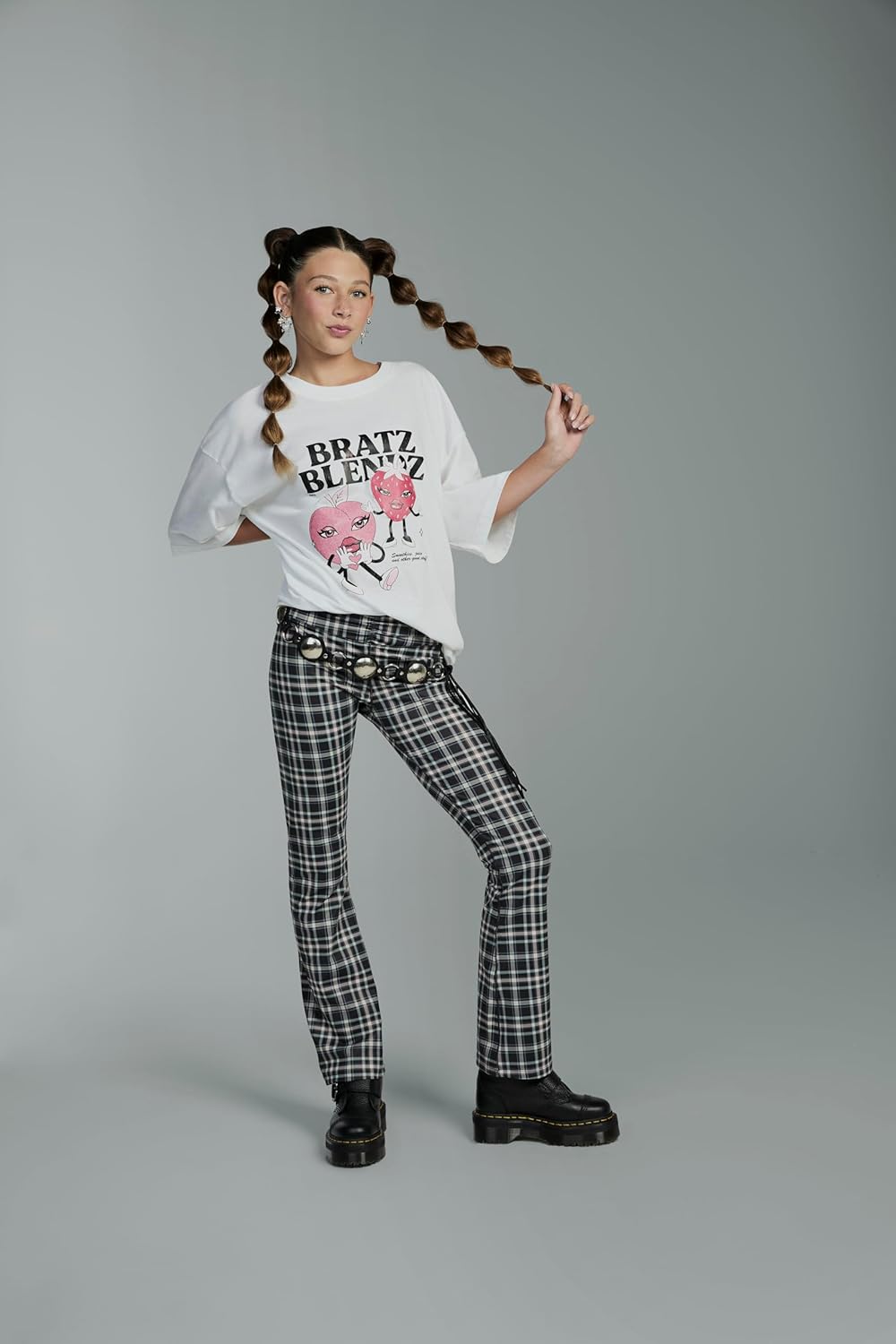 Bratz Stylin' Cloe - Boneca Fashion com Camiseta Personalizável, Acompanha Acessórios, Brinquedo Fofo para Meninas, Rosa
