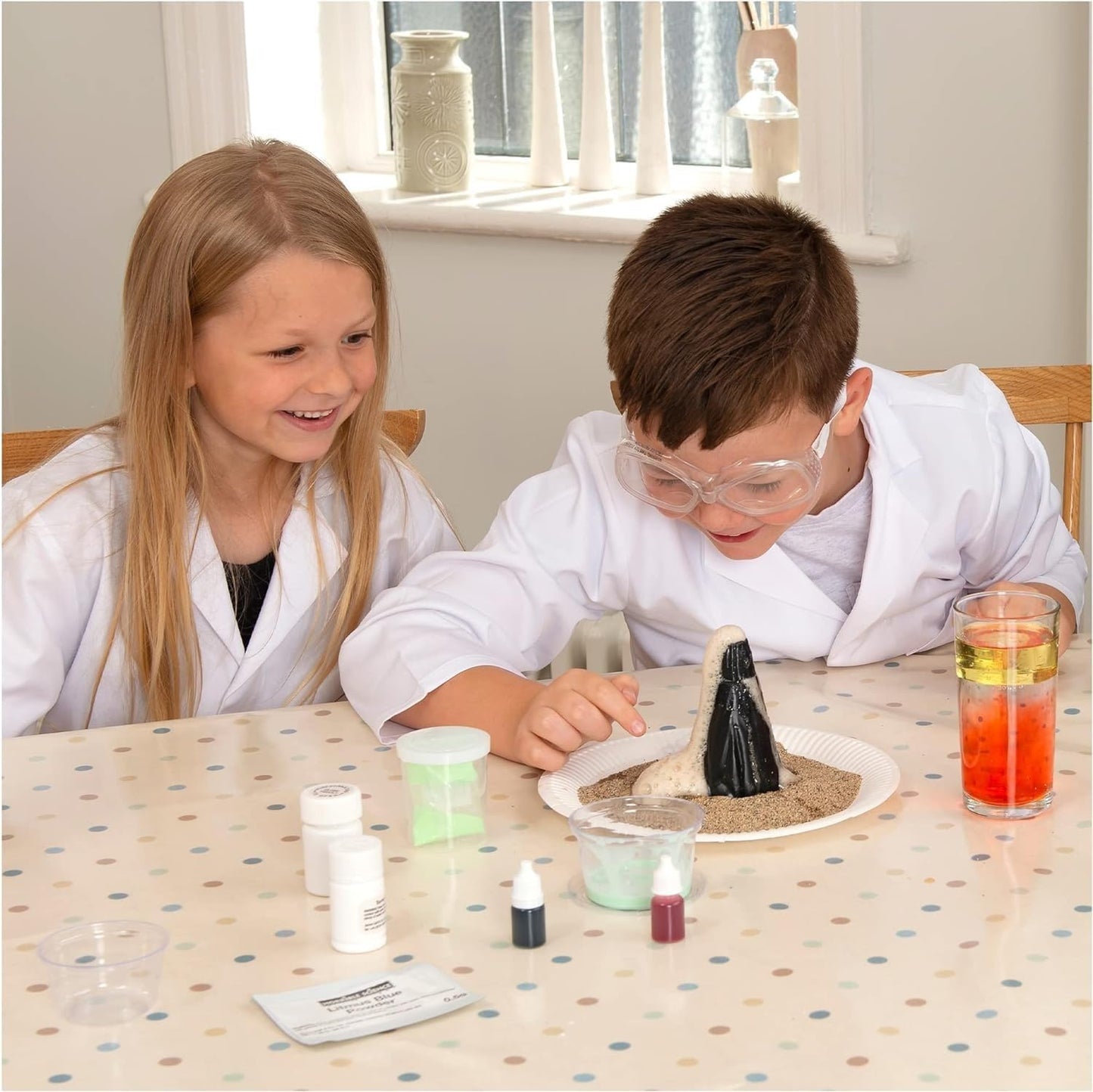 Galt Horrible Science Explosive Experiments - Kit de ciências para crianças a partir de 8 anos, conjunto de artesanato infantil, 8 experimentos divertidos de STEM, foguete, vulcão, fabricação de slime e muito mais, a embalagem pode variar