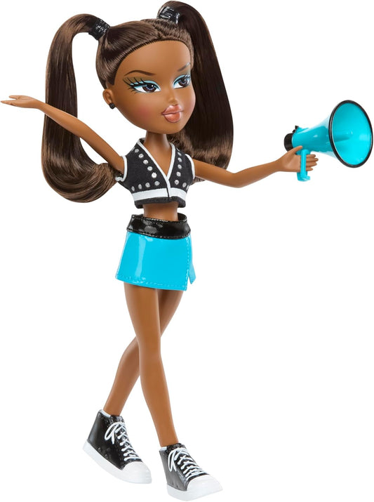 Bratz Boneca Play Sportz Sasha, líder de torcida, com acessórios, nas cores vermelha, branca e azul.