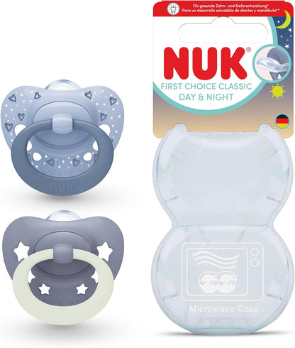 NUK Chupetas First Choice Classic Night | 6-18 Meses | Chupetas Ortodônticas que Brilham no Escuro | 95% de Aceitação pelos Bebês** | Azul | 2 Unidades
