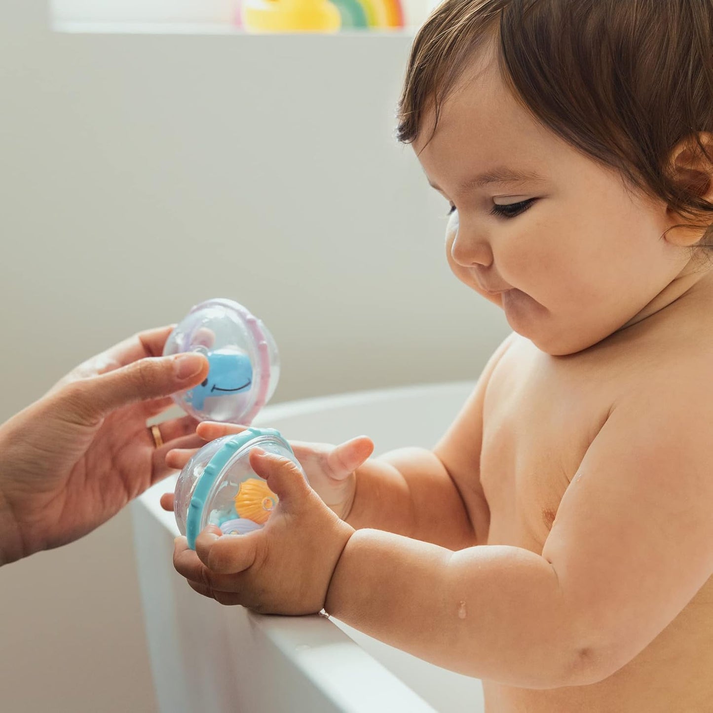 Munchkin Brinquedo de Banho Connect-A-Cup | Brinquedos de Banho e Bebê, Brinquedo de Bolhas Flutuantes e de Brincar Munchkin, Brinquedo de Banho para Bebê, Brinquedo de Banho Munchkin® Pop Squish, Espuma de Banho Munchkin Learn Baby