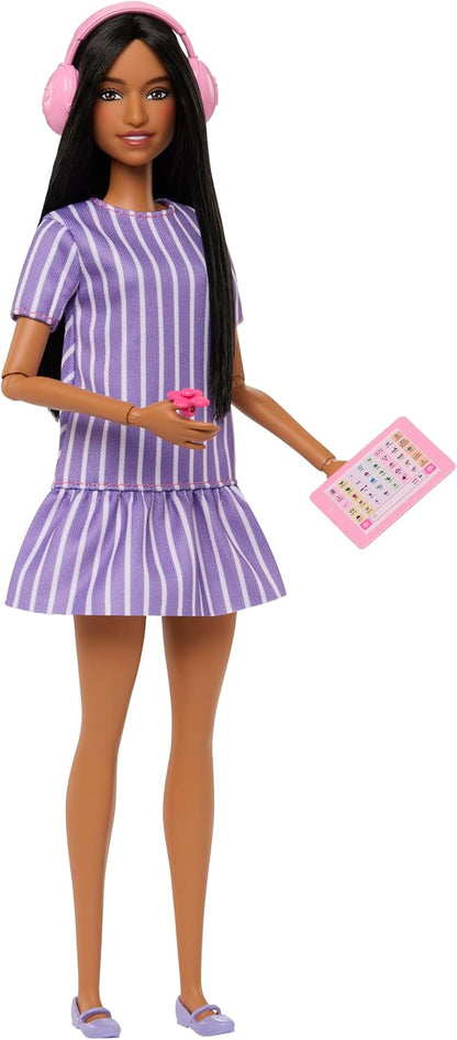 Barbie Fashionistas Boneca nº 245, Boneca Autista Vestindo Vestido Listrado Roxo com Acessórios como Fidget Spinner, Tablet e Fones de Ouvido, JJN58
