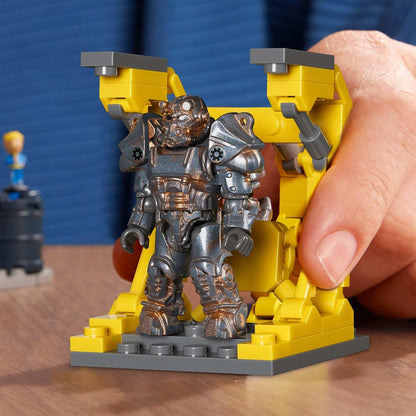 MEGA Brinquedo de Montar Fallout Action Figures – Posto Red Rocket com 824 Peças, 2 Bonecos Articulados e Acessórios, para Colecionadores