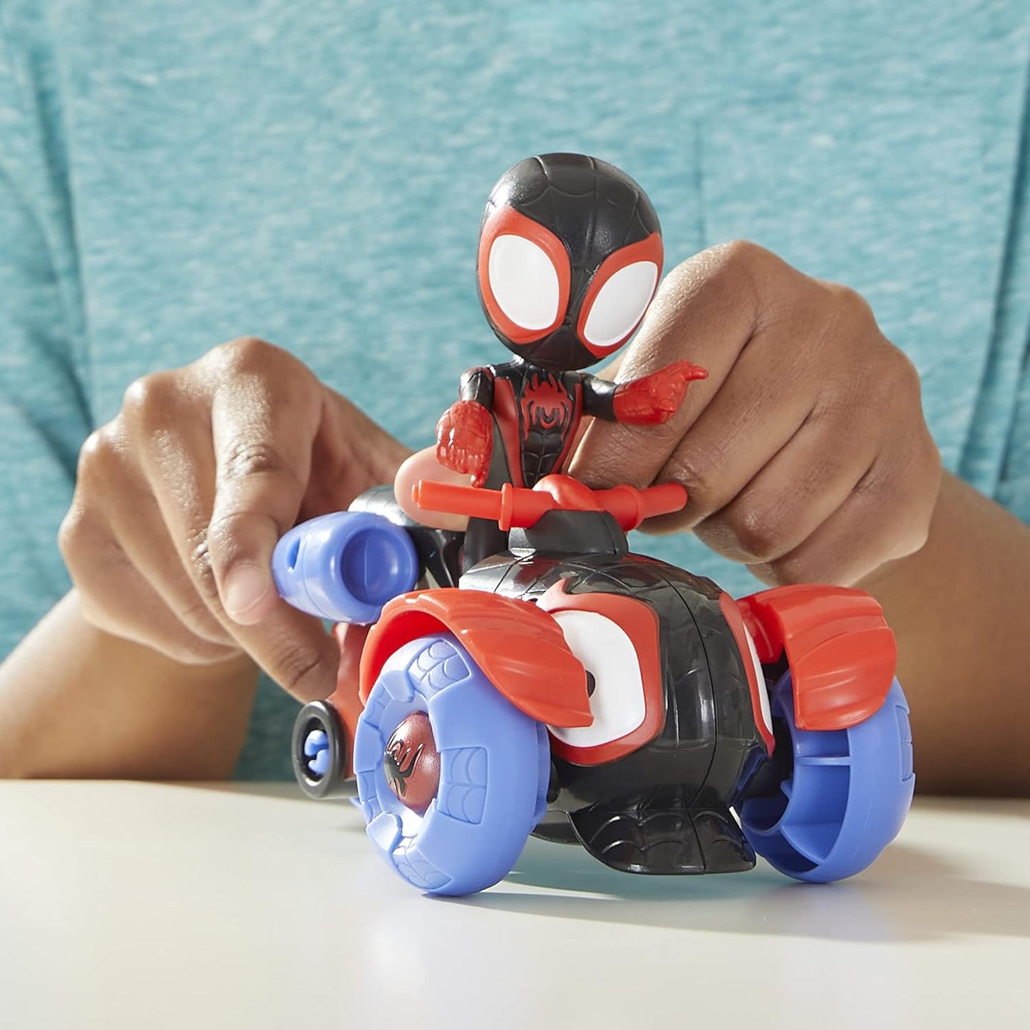Homem-Aranha e seus amigos incríveis Hasbro Marvel Miles Morales: Figura de ação do Homem-Aranha e veículo Techno-Racer, para crianças a partir de 3 anos, multicolorido, (F1941)