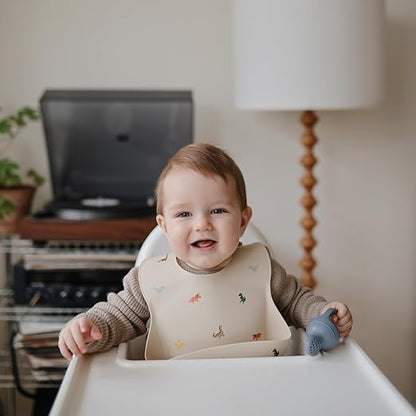 Mushie Babador de Silicone Baby | Babadores Impermeáveis com Ajuste Perfeito | Babadores Fáceis de Limpar para Alimentação do Bebê | 4 Tamanhos Ajustáveis com Bolsos Frontais Fundos | 100% Livre de BPA e Ftalatos