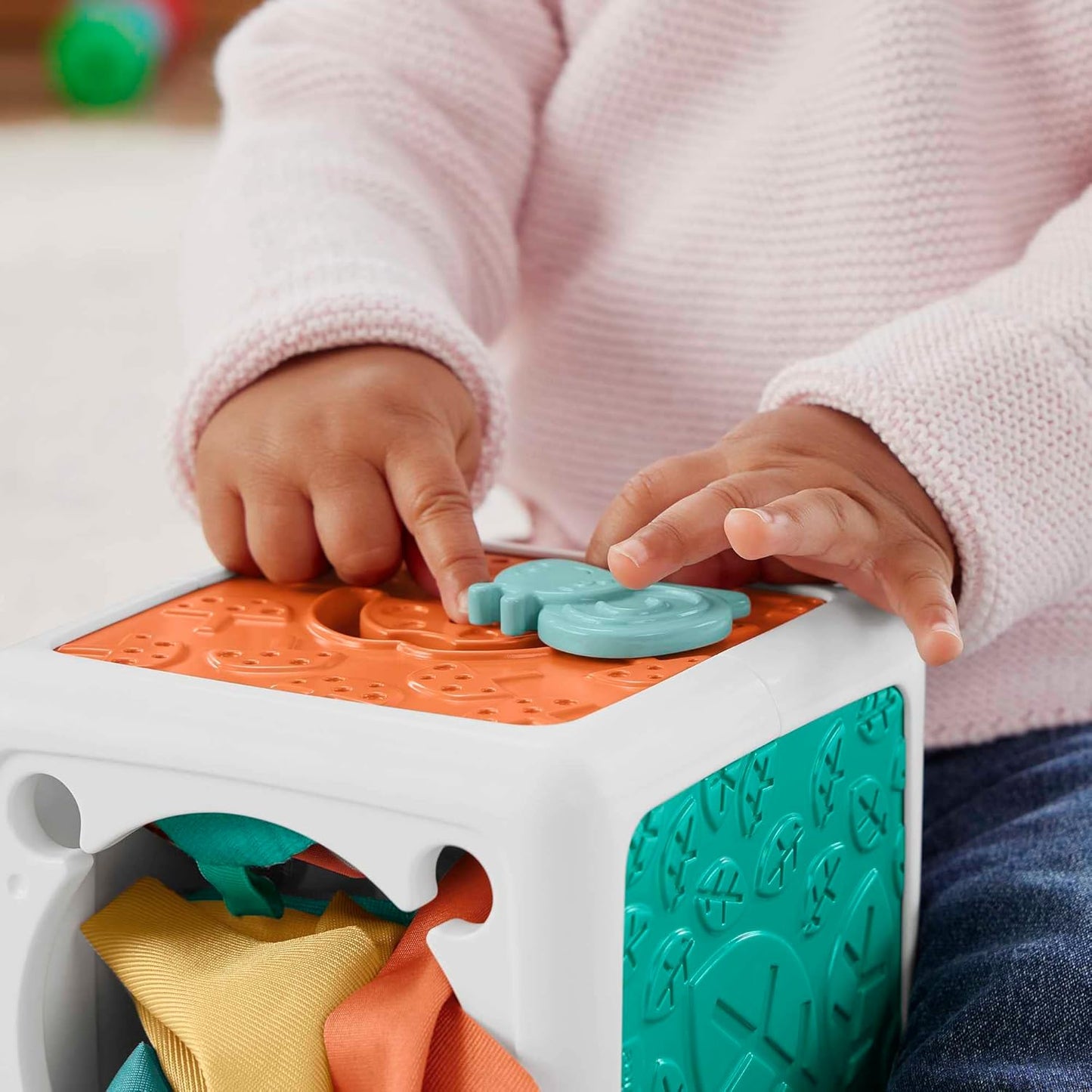 Caixa de Lenços de Papel de Brinquedo Sensorial para Bebês Recém-Nascidos da Fisher-Price, Brinquedo com Textura Amassada para Bebês em Tempo de Barriga para Baixo, Cubo de Atividades Divertido com Lenços de Papel