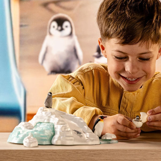 Schleich 42661 Penguin Family Fun, a partir de 3 anos, WILD LIFE - Conjunto de brinquedos, 14 peças