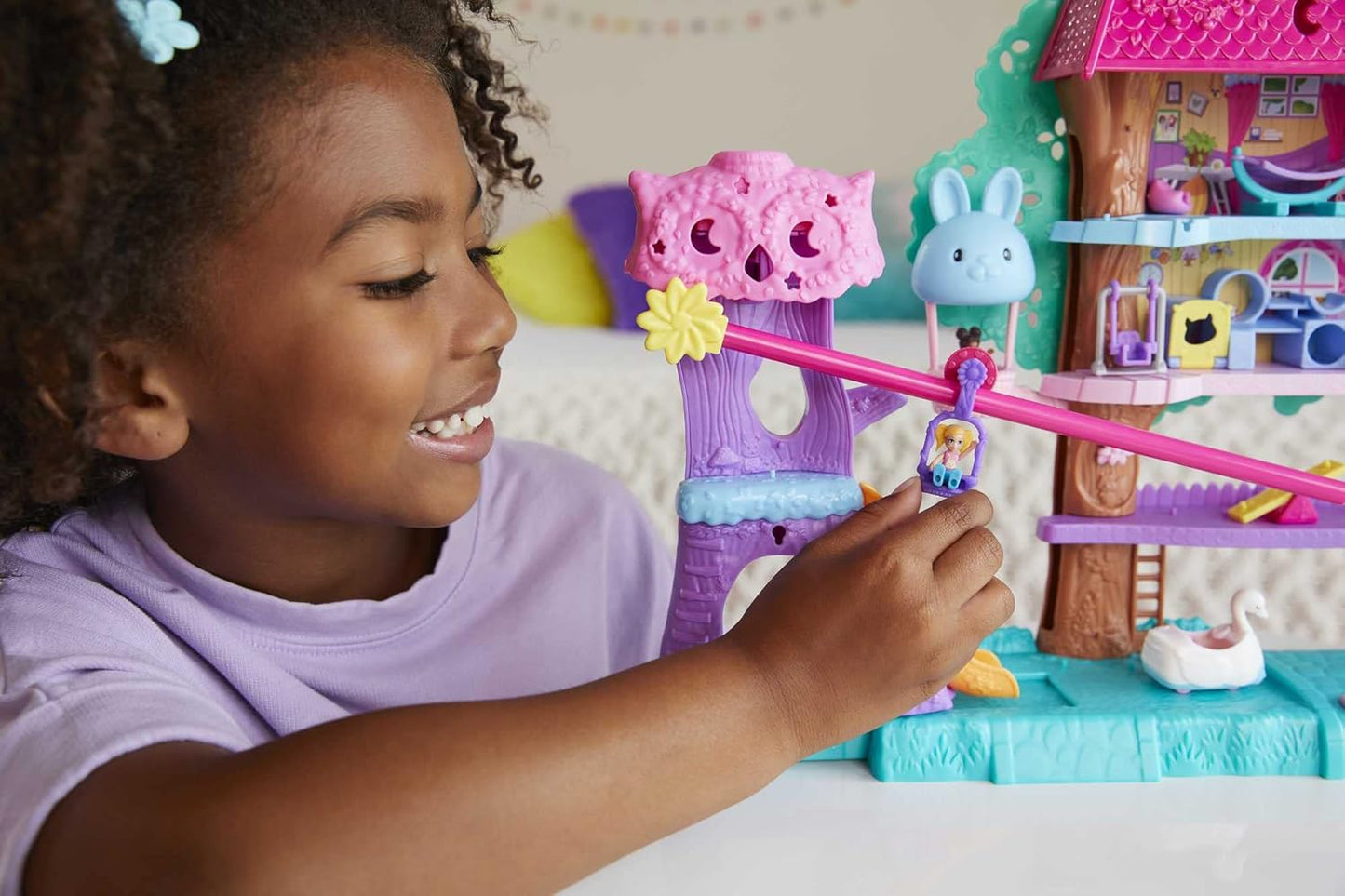 Polly Pocket Casa de boneca com 2 micro bonecas e acessórios, carro de brinquedo, funriture e 4 animais de estimação, casa de aventura expansível para animais de estimação, HHJ06