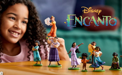 Disney Store Playset oficial de estatuetas Encanto Deluxe, Encanto, 9 peças, figuras detalhadas do Encanto, incluindo Mirabel, Dolores, Camilo, Bruno, Antonio, Luisa, Isabela, Julietta e Pepa, para maiores de 3 anos