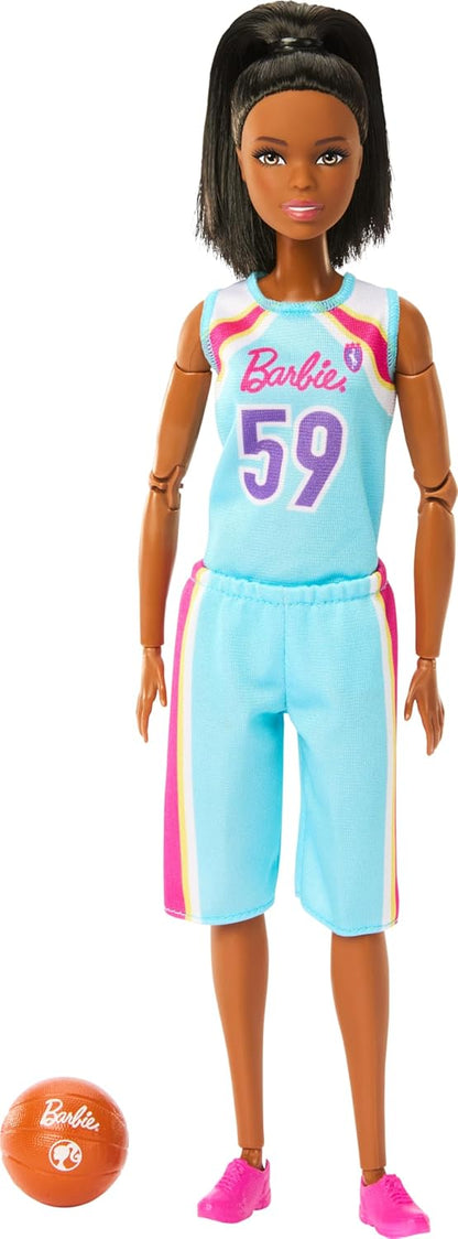 Barbie Boneca Made to Move e acessórios, jogadora de basquete morena usando uniforme removível com bola, 22 articulações dobráveis, HKT74
