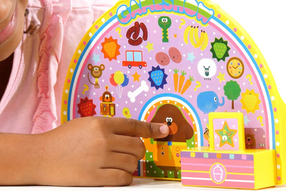 Hey Duggee HD24 Game Show Toy For Kids - Ajuda no desenvolvimento infantil, aprendizagem, audição, reconhecimento de personagens, objetos e cores, cognição e habilidades motoras, 3 anos ou mais, multicolorido, pequeno