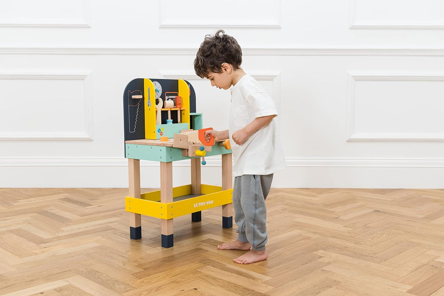 Le Toy Van - Carros e construção educacional Meu primeiro brinquedo de banco de ferramentas Conjunto de banco de ferramentas de madeira para dramatização | Finja brincar com ferramentas de madeira - adequado para crianças de 3 anos ou mais