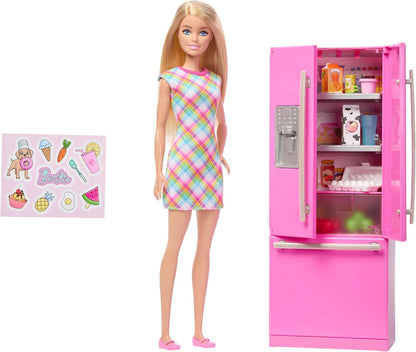 Barbie Boneca e Conjunto de Cozinha com Geladeira e 10 Acessórios, Incluindo Comidas, Mais Cartela de Adesivos, JKB52