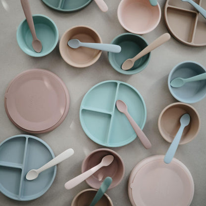 Mushie Colheres de alimentação Baby | Colheres de silicone sem BPA, pacote com 2 | Utensílios duráveis para bebês e crianças pequenas, próprios para lava-louças | Cor marfim
